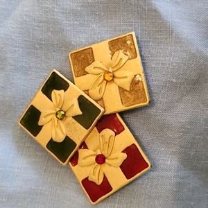 Triple gift 🎁 brooch (1)